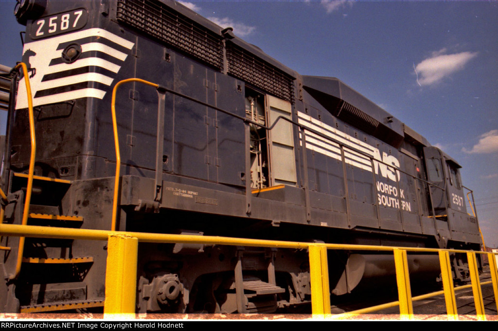 NS 2587